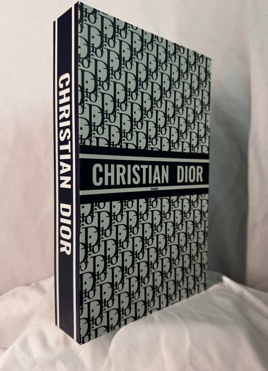 Aufklappbares Hardcover no. 7